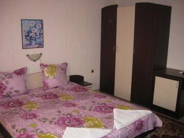 Фото номера Трехместный номер с террасой Гостевой дом Violeta 7 Guest House г. Несебр 3