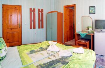 Фото номера Трехместный номер с террасой Гостевой дом Violeta 7 Guest House г. Несебр 7