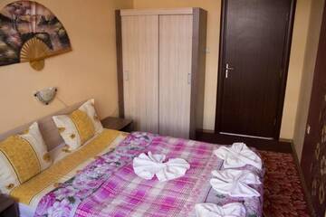 Фото номера Апартаменты с 2 спальнями и террасой Гостевой дом Violeta 7 Guest House г. Несебр 9