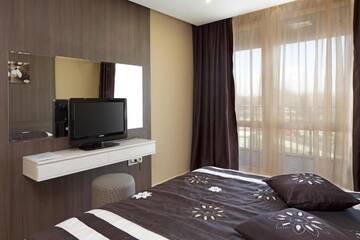 Фото номера Двухместный номер с 1 кроватью с видом на море Апарт-отели Aparthotel Paradiso г. Несебр 2