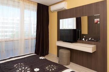 Фото номера Люкс с 1 спальней с видом на сад Апарт-отели Aparthotel Paradiso г. Несебр 6