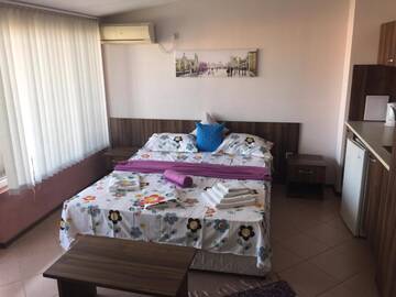 Фото номера Стандартный номер-студио Апарт-отели Sunny House Family Complex г. Несебр 12