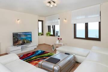 Фото номера Улучшенные апартаменты с 1 спальней с видом на море Апарт-отели Villa Elea г. Несебр 24