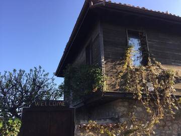 Фото номера Трехместный номер с основными удобствами Гостевой дом Old town Nessebar г. Несебр 2