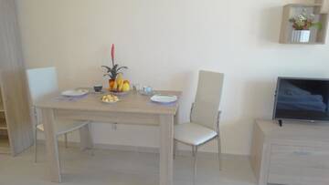 Фото номера Семейный номер с видом на море Апарт-отели Akrotiria Beach Apart Complex г. Несебр 7