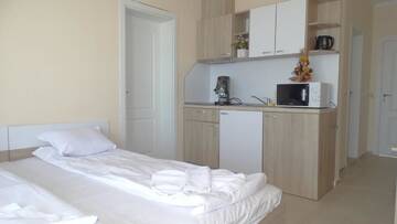 Фото номера Номер-студио с видом на море Апарт-отели Akrotiria Beach Apart Complex г. Несебр 7