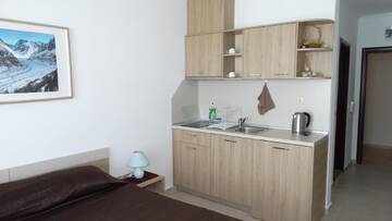 Фото номера Апартаменты-студио с видом на море Апарт-отели Akrotiria Beach Apart Complex г. Несебр 7