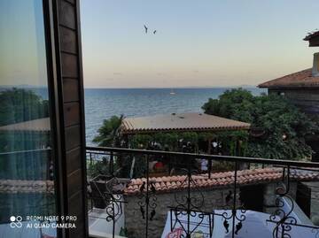 Фото номера Дом с 4 спальнями Проживание в семье Guest House Soirée г. Несебр 8