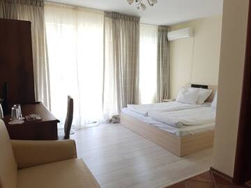 Фото номера Трехместный номер с балконом Гостевой дом Guesthouse Zanier г. Несебр 6