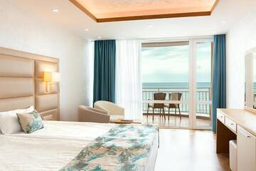 Фото номера Junior Suite with Terrace and Front Sea View Отель Bilyana Beach Hotel (Adults Only) г. Несебр 5