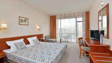 Фото номера Стандартный номер с видом на парк Курортные отели Sol Nessebar Bay Resort &amp; Aquapark - All inclusive г. Несебр 3