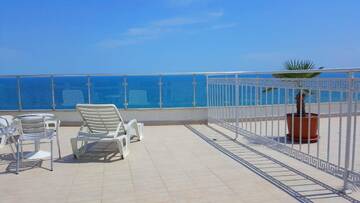 Фото номера Апартаменты с видом на море и балконом Отель Aphrodite Beach Hotel г. Несебр 6