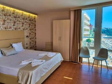 Фото номера Номер-студио с видом на море и балконом Отель Aphrodite Beach Hotel г. Несебр 12