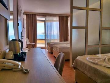 Фото номера Номер-студио с видом на море и балконом Отель Aphrodite Beach Hotel г. Несебр 5