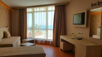 Фото номера Апартаменты с видом на море и балконом Отель Aphrodite Beach Hotel г. Несебр 7