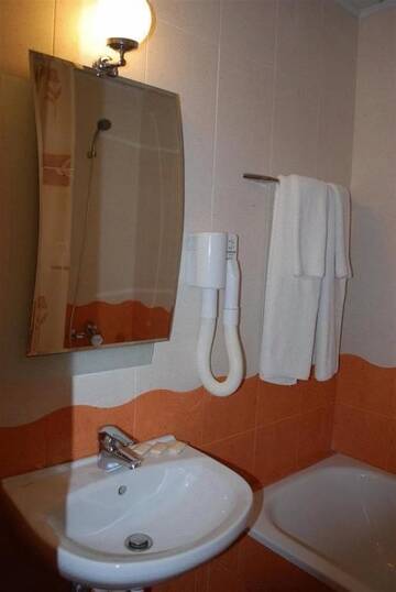 Фото номера Двухместный номер с 1 кроватью и балконом Отель Italia Hotel г. Несебр 9