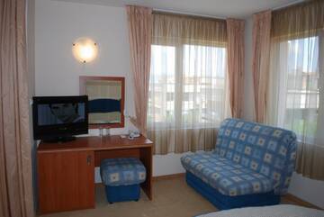 Фото номера Семейный номер с балконом Отель Italia Hotel г. Несебр 4