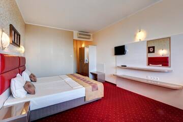 Фото номера Двухместный номер с 1 кроватью Отель Hotel Capri г. Несебр 4
