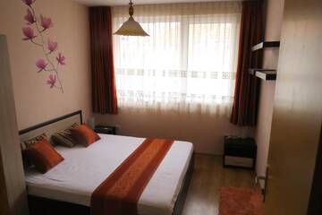 Фото номера Апартаменты с 2 спальнями Отель Family Hotel Lebed г. Несебр 2