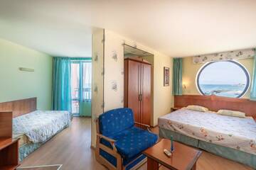 Фото номера Полулюкс с балконом Отель Family Hotel Evridika г. Несебр 4