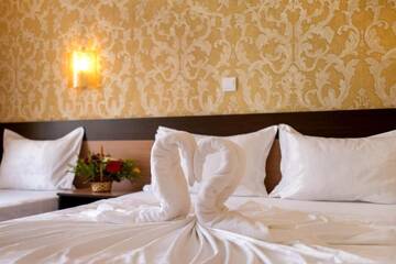 Фото номера Трехместный номер с балконом Отель Hotel Iris г. Несебр 4
