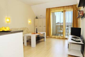 Фото номера Полулюкс с балконом Отель Hotel Iris г. Несебр 6