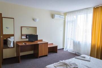 Фото номера Двухместный номер с 1 кроватью или 2 отдельными кроватями Отель Sandor Hotel г. Несебр 33