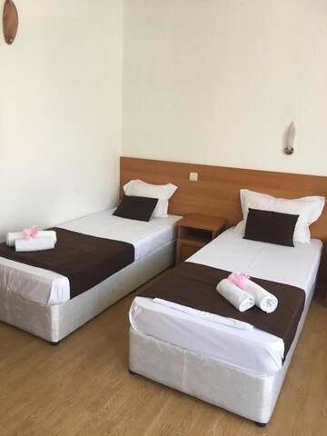 Фото номера Двухместный номер с 2 отдельными кроватями Отель Dreams Family Hotel г. Несебр 5