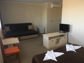 Фото номера Полулюкс без балкона (для 2 взрослых и 2 детей) Отель Kamenec Hotel г. Несебр 7