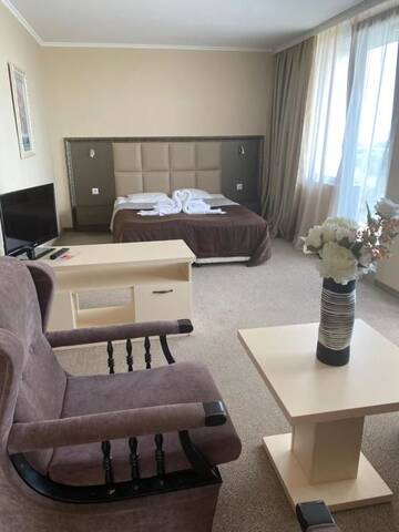 Фото номера Полулюкс с балконом (2 взрослых + 2 детей) Отель Kamenec Hotel г. Несебр 10