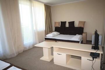 Фото номера Полулюкс с балконом (2 взрослых + 2 детей) Отель Kamenec Hotel г. Несебр 22