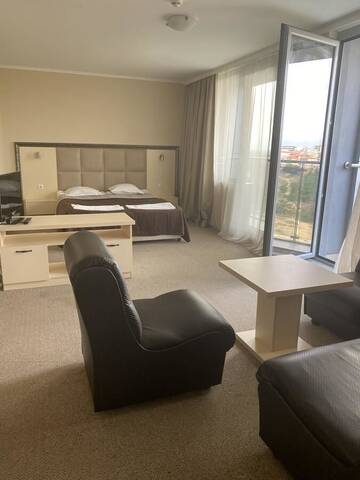Фото номера Полулюкс с балконом (2 взрослых + 2 детей) Отель Kamenec Hotel г. Несебр 3
