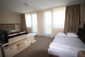 Фото номера Полулюкс с балконом (2 взрослых + 2 детей) Отель Kamenec Hotel г. Несебр 24