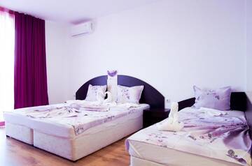 Фото номера Семейный номер с балконом Апарт-отели Cabana Beach Club Complex г. Несебр 7