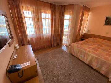 Фото номера Люкс с 1 спальней и видом на море (для 3 взрослых) Отель Hotel Saint Nikola г. Несебр 4