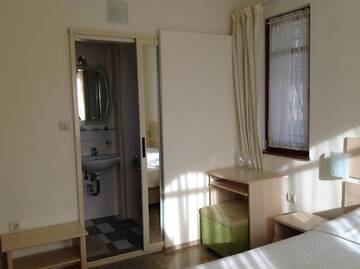 Фото номера Одноместный номер эконом-класса - Без балкона Отель Hotel Saint Nikola г. Несебр 6
