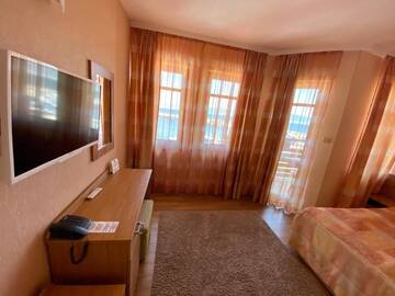 Фото номера Люкс с 1 спальней и видом на море (для 3 взрослых) Отель Hotel Saint Nikola г. Несебр 3