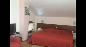 Фото номера Двухместный номер в мансарде с 1 кроватью и видом на город Отель Hotel Saint Nikola г. Несебр 7